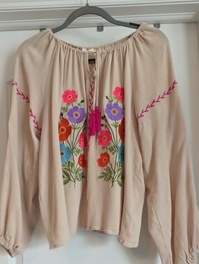 NWT easel Medium Beige Peasant Blouse with Multicolor Floral Embroidery